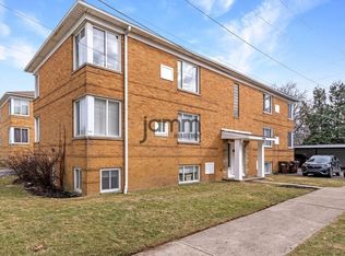 18975 Hilliard Blvd #5, Rocky River, OH 44116