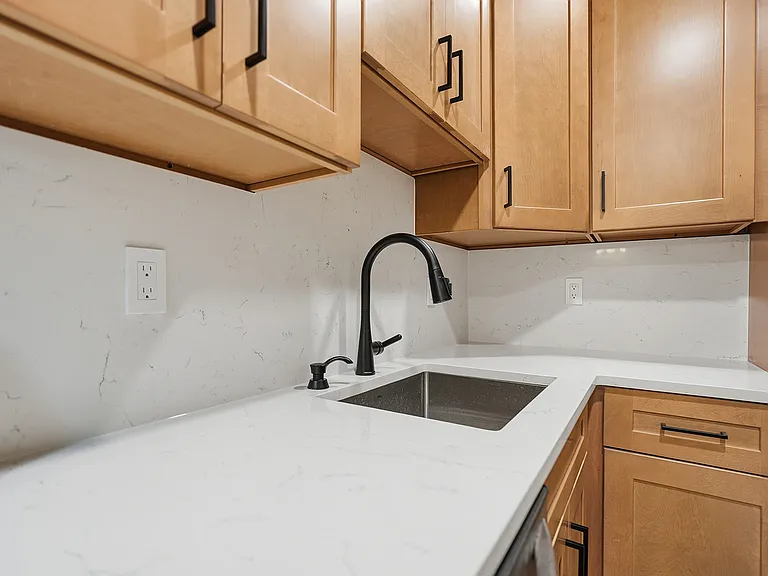 Quartz Counter top and Backsplash