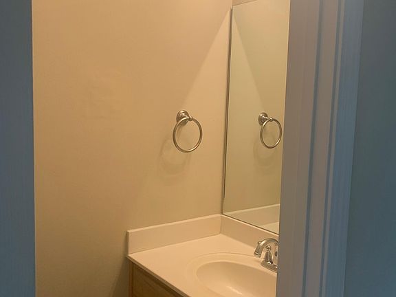 5th image of 6 Meadowood Ct