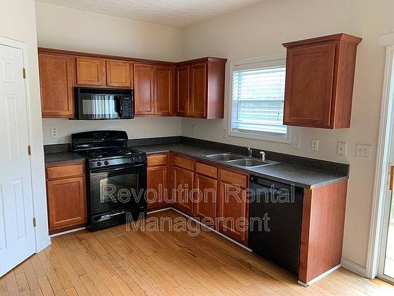 5th image of 1558 Park Grove Dr
