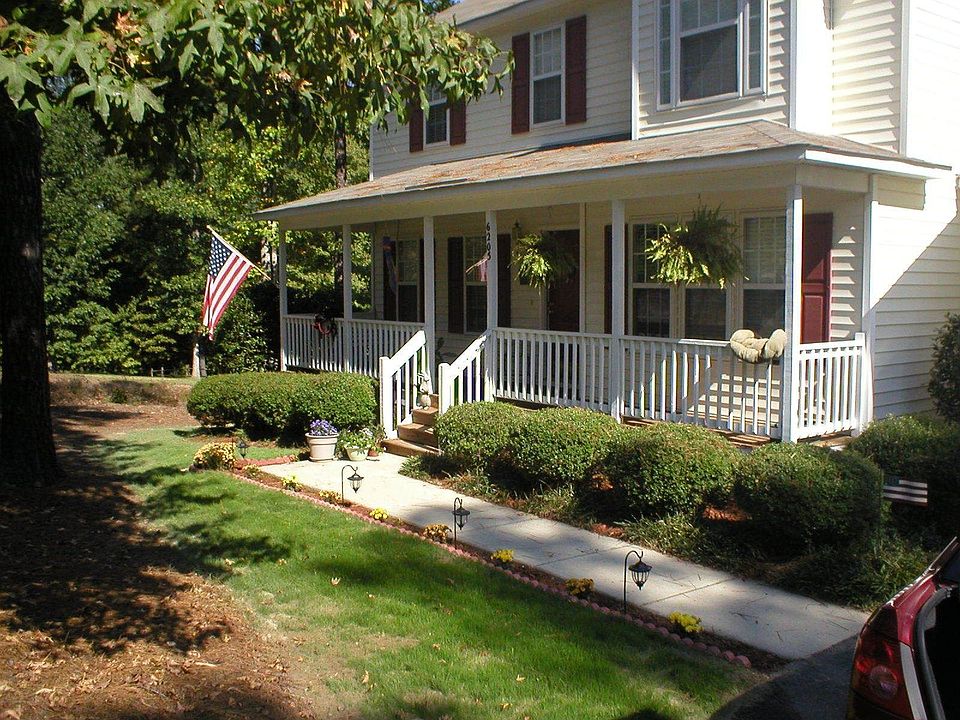 Charming front porch/swing