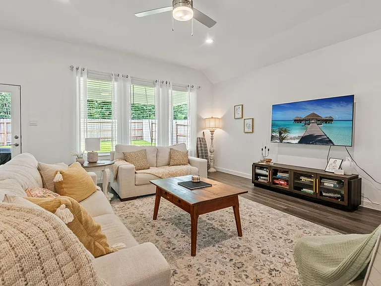 560 Newcomb Hollow Dr — Photo 20