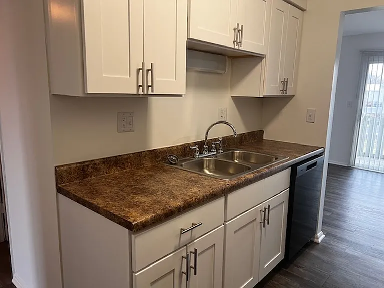 Villages on Madison Apartments — Photo 48