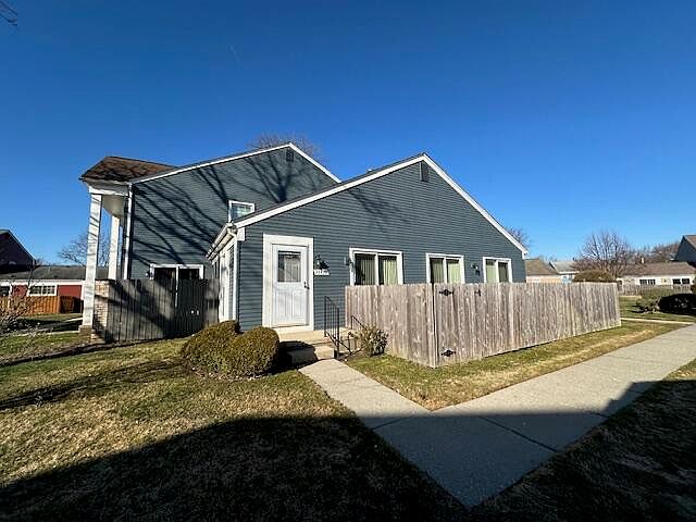 1st image of 23638 Stonehenge Blvd #57
