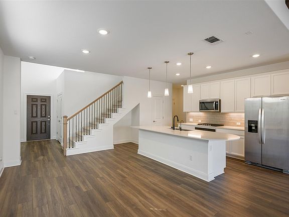 5th image of 301 Harbors Ln