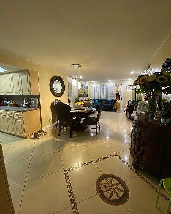 Living / Dining Room Area