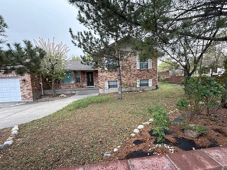 1712 E Wasatch Blvd — Photo 2