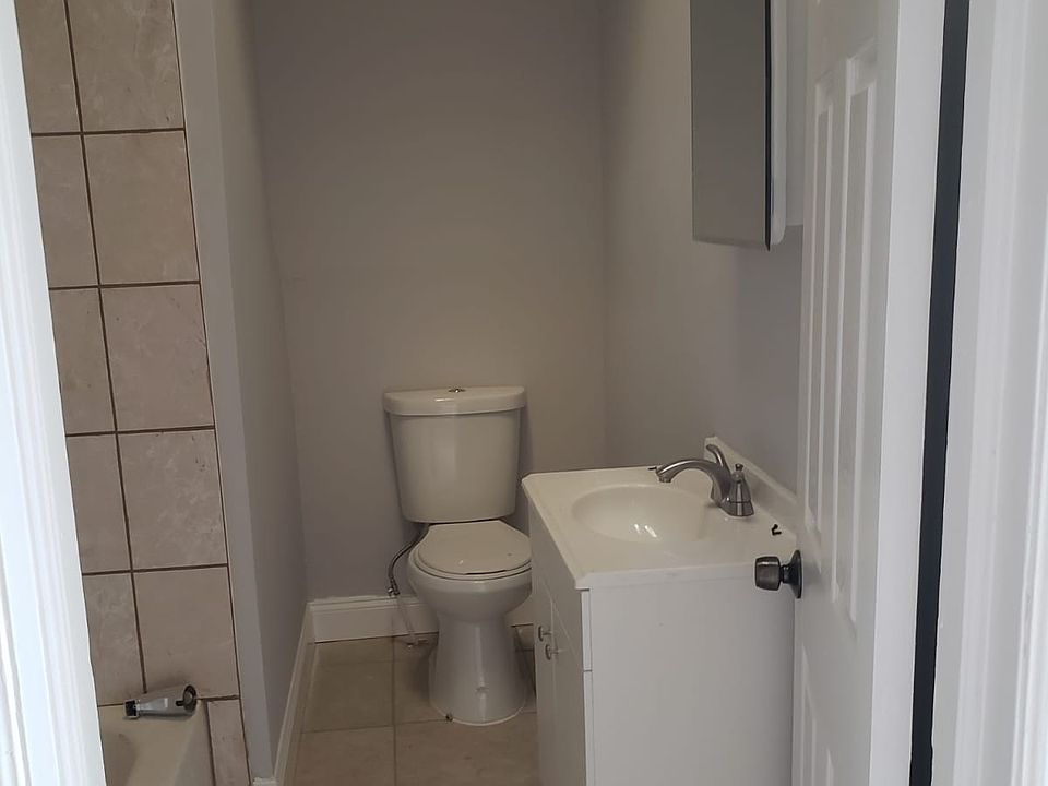 1st image of 4936 N 17th St