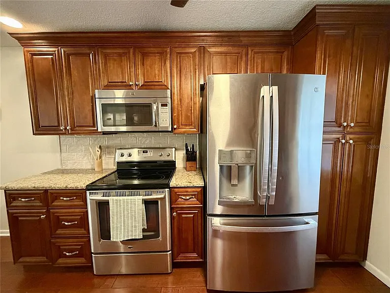 6905 Lake Place Ct — Photo 11