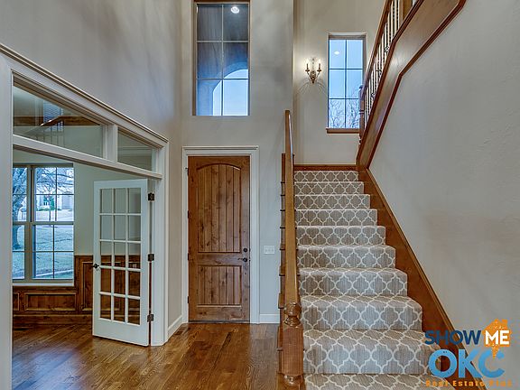 3rd image of 3224 Hillside Dr