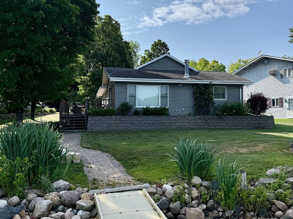 1st image of 635 Arbutus Point Ln
