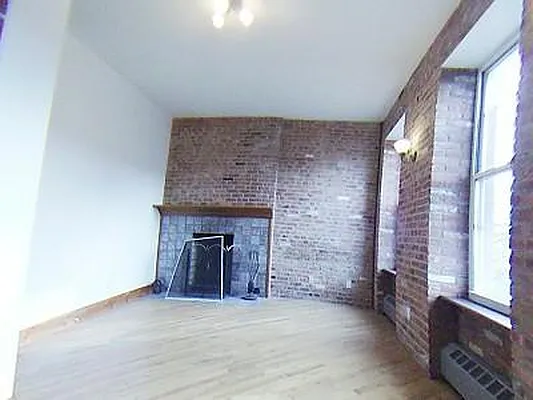 Rented by Rapid Realty Cobble Hill | media 30