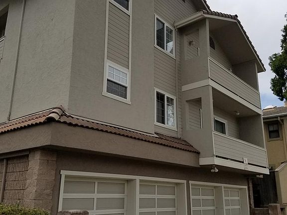 2nd image of 1500 Carmelita Ave