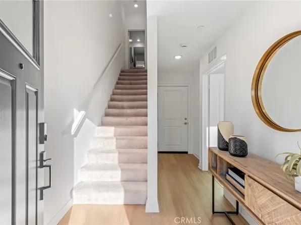 1102 Santo Antonio Dr, Colton, CA 92324