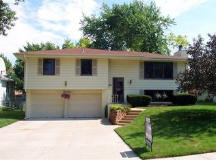 10240 Ohern St, Omaha, NE 68127