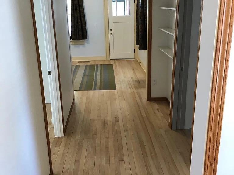 668 W 5th St — Photo 2