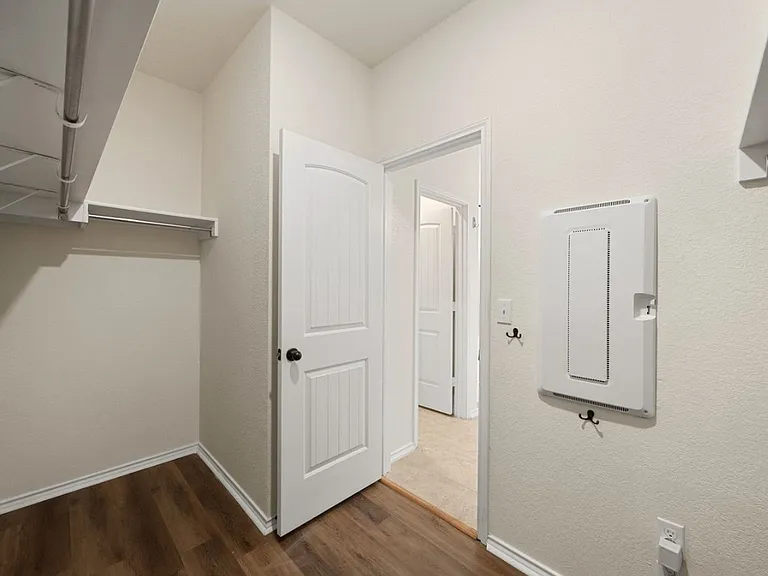 136 Vickers St — Photo 21