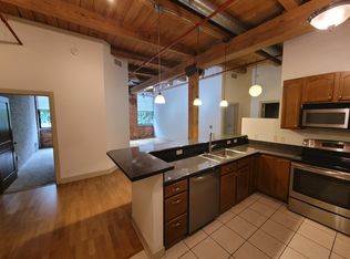 533 Columbia Ave APT 122, Holland, MI 49423