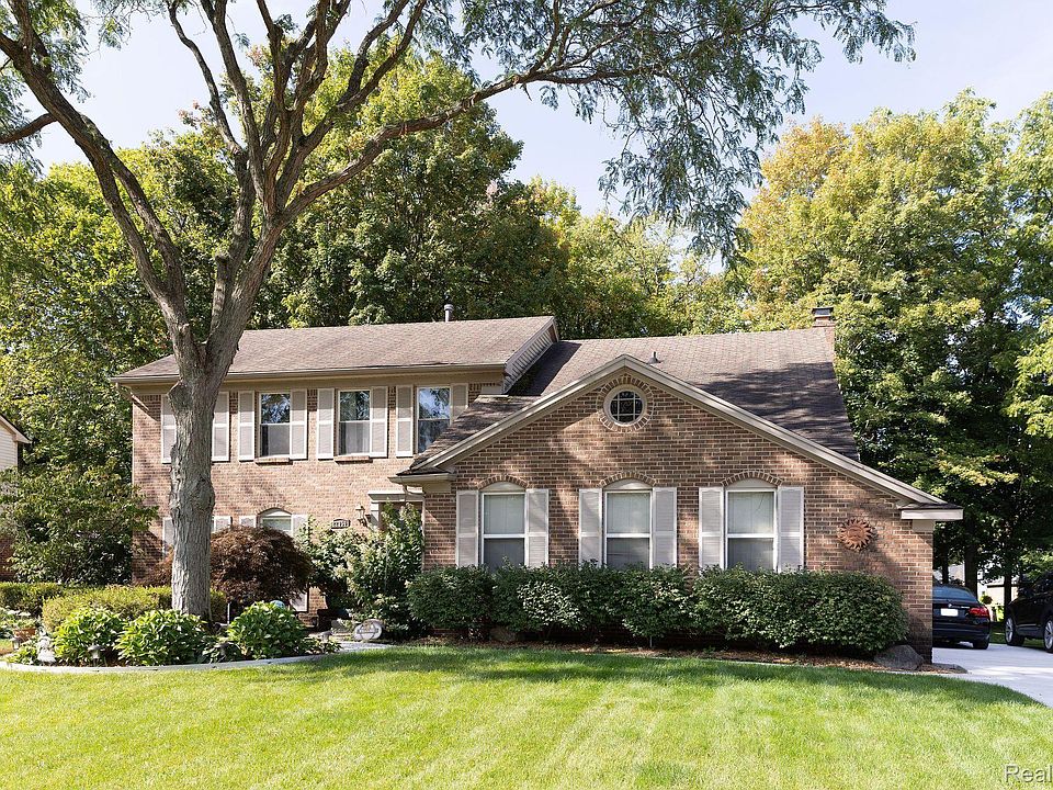 1st image of 22059 Shadybrook Dr