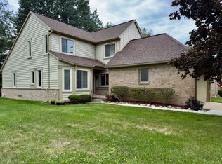 741 Red Maple Ln, Wixom, MI 48393