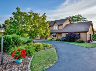 1589 Lake Shore Rd, Grafton, WI 53024