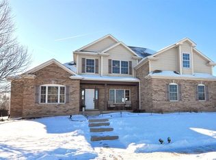 502 Nathan Lattin Ln, Sycamore, IL 60178