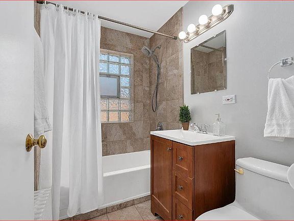 5th image of 3505 Prairie Ave #2E