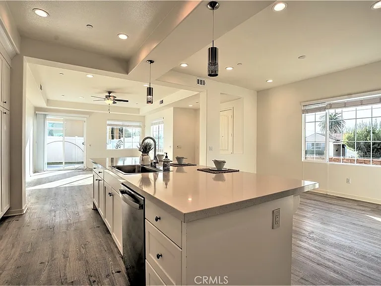 22117 Normandie Ave — Photo 12