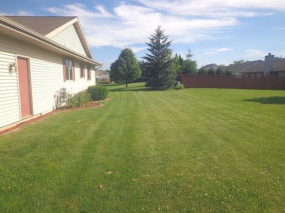 5th image of 145 Lexington Ct
