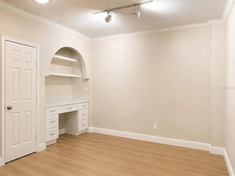 911 N Orange Ave #115 — Photo 7