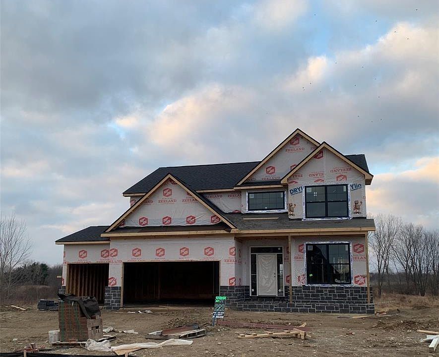 1st image of 55597 Sunningdale Dr