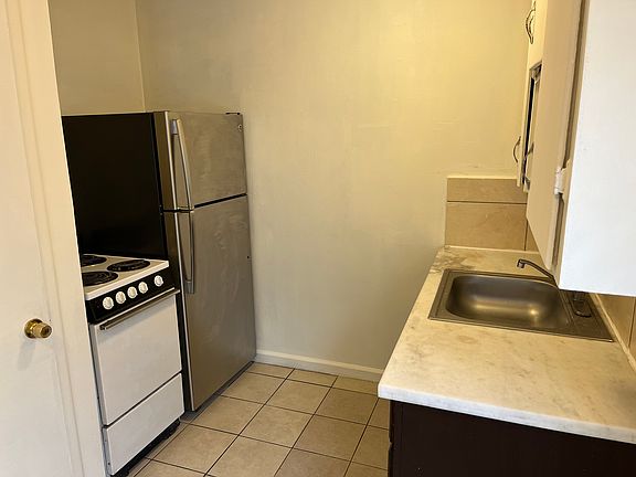 2nd image of 476 S 7th St APT 6