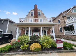 10 N Iroquois Ave, Margate, NJ 08402