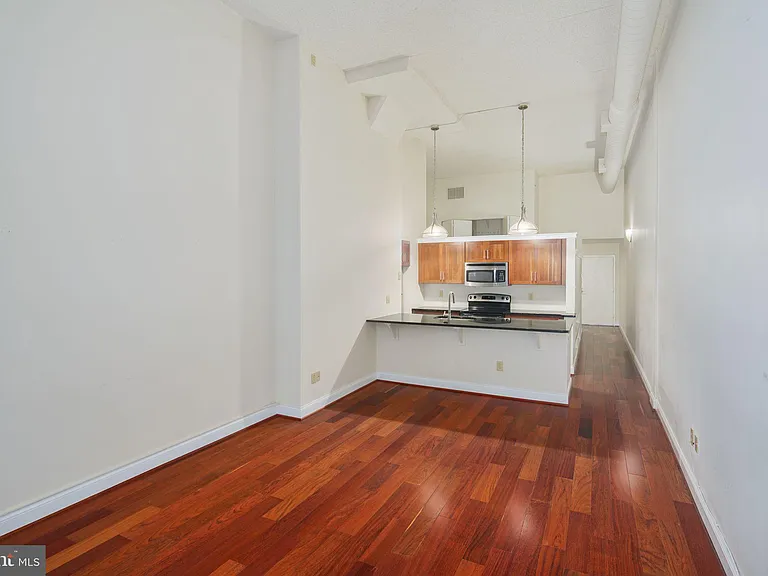 2429 Locust St #41-213 — Photo 3