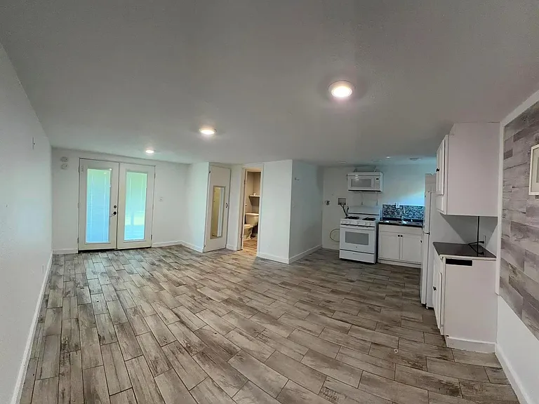407 Bayshore Dr — Photo 22