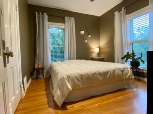 104 Coolidge Ave, Barrington, IL