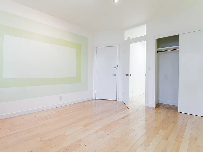 67 Jewel St #2R — Photo 4