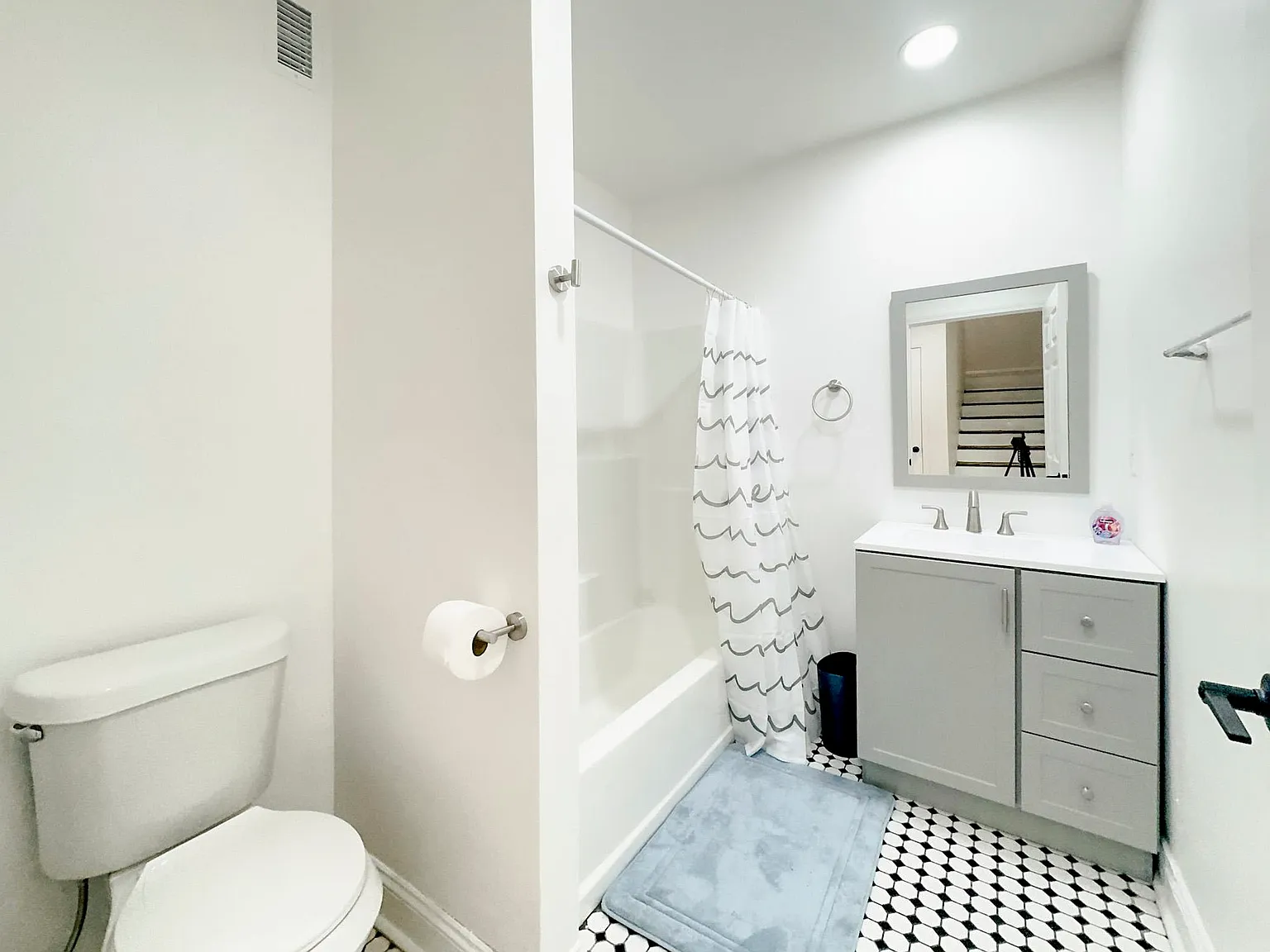 4 bed, 6.0 bath, 2806 sqft, $845 — Photo 4