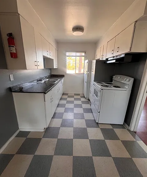 La Plata Manor — Photo 17