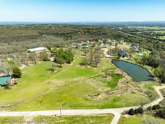 4th image of River Chase Dr #1