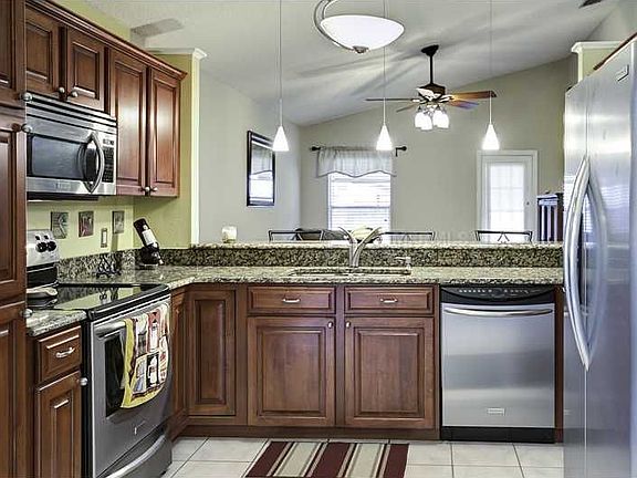 5th image of 1074 Kelly Creek Cir