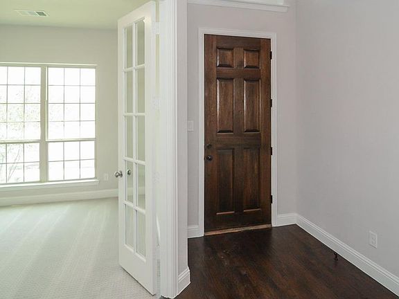 4th image of 5025 Joseph St