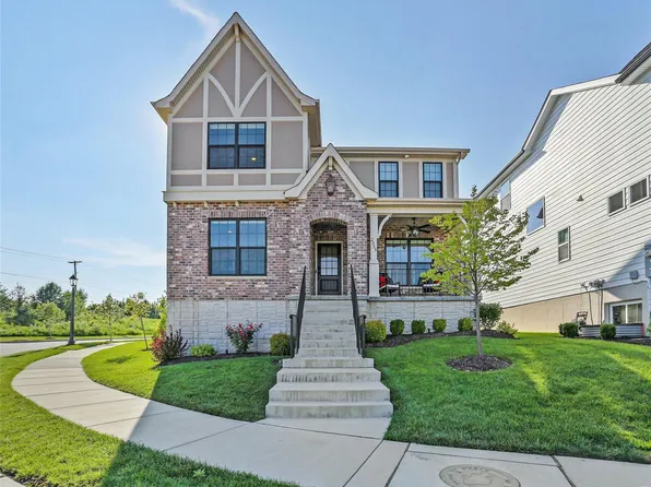 2335 Red Glory Dr, Ballwin, MO 63011