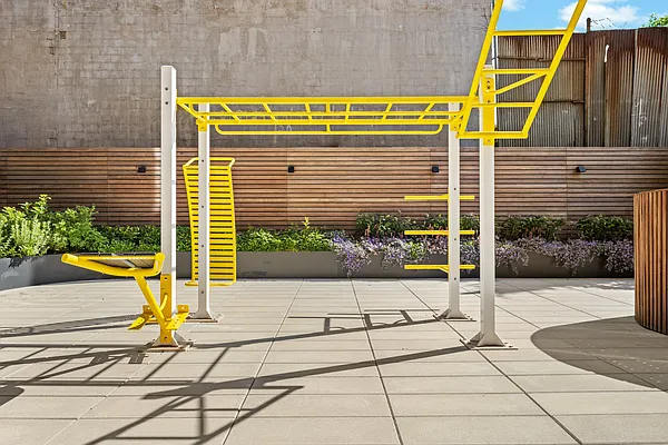 Rented by REAL New York | media 6