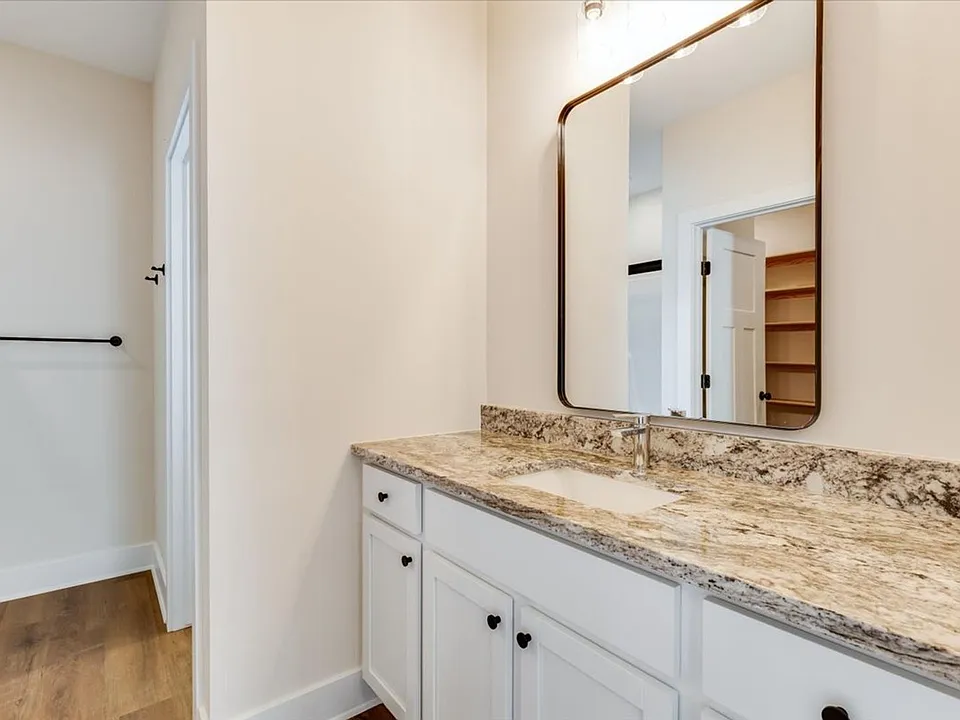 115 N Mendocino Ct