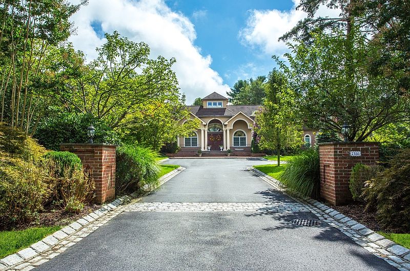 1st image of 2186 Kirby Ln