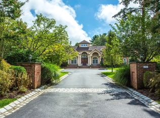 2186 Kirby Ln, Muttontown, NY 11791