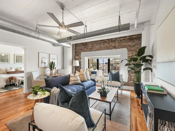 104 21st St APT 203, Galveston, TX 77550