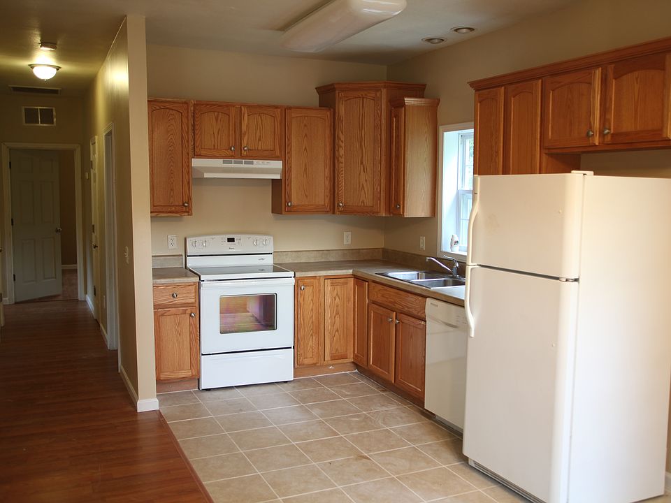 1st image of 2762 Weaver Dr