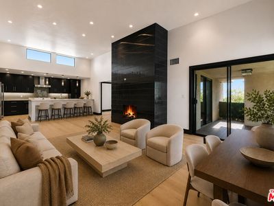 9025 Keith Ave APT 302, West Hollywood, CA, 90069